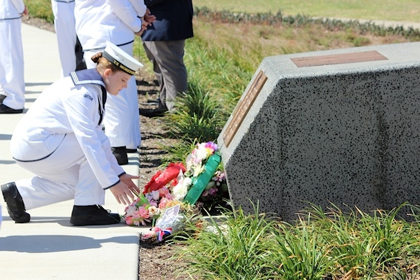 Ceremony honours HMAS Sydney II, HMQS Gayundah